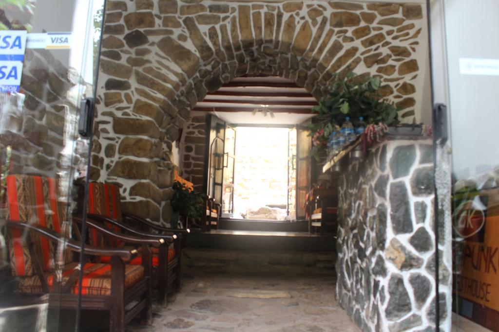 Eureka Lodge Ollantaytambo Extérieur photo